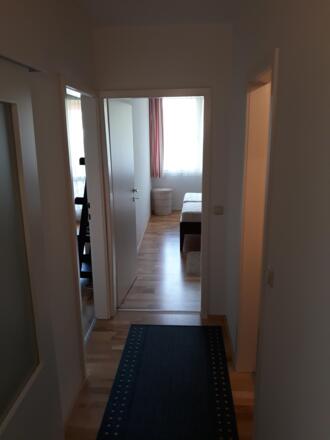 -Vorhaus