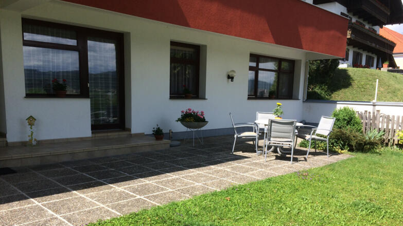 Apartment mit Seeblick - Hausansicht %40 A_Stallinger