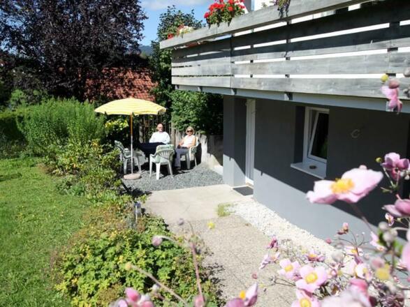 Sitzmöglichkeit und privater Eingang