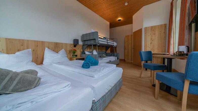 HW Familienzimmer Nr 14-1 tour