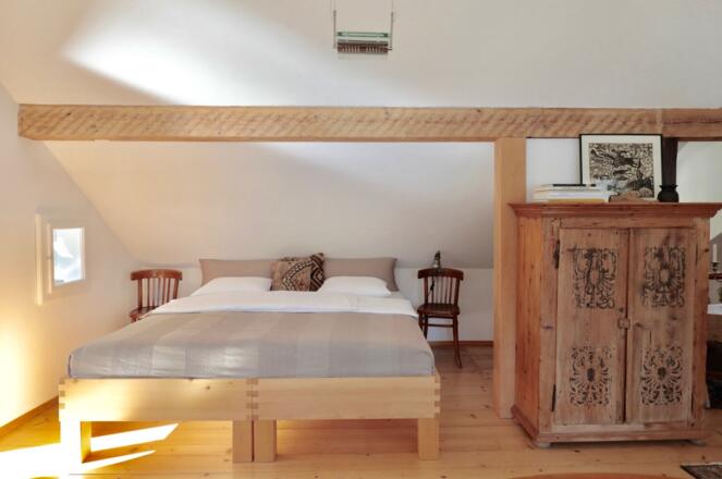Schlafzimmer unter dem Dach