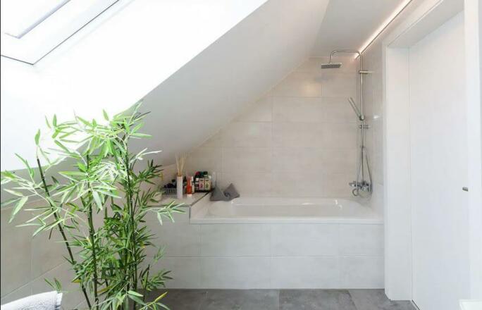 2021 - Ferienhaus Schwaiger - Badezimmer im OG 1