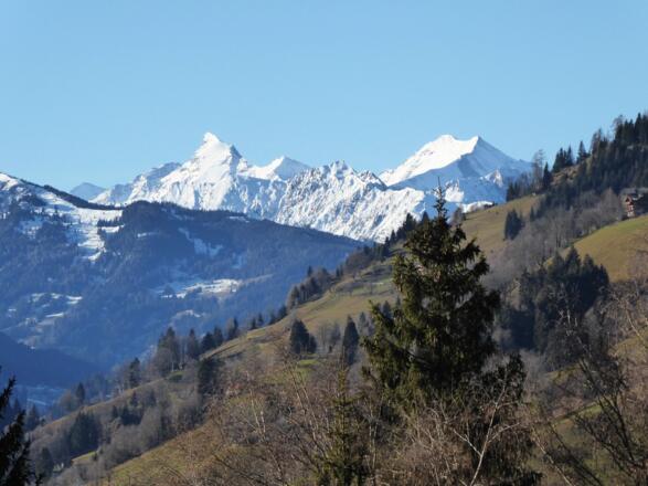 Das markante Wiesbachhorn (links) und die Hohe Dock.