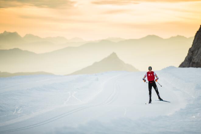 Ein Langläufer auf der Loipe am Schladminger Gletscher
