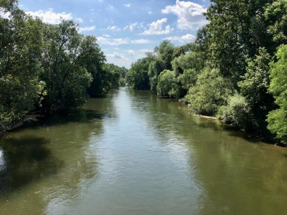 Blick von der Amperbrücke bei Allershausen auf die Amper