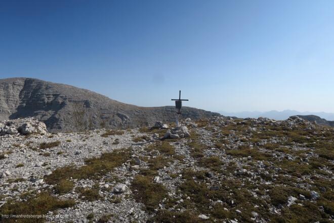 Gipfelkreuz Torstein, dahinter der Liezener