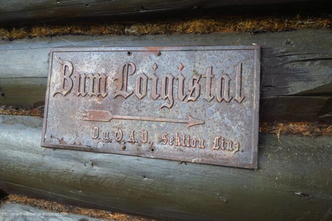 Tafel bei der Bergrettungshütte