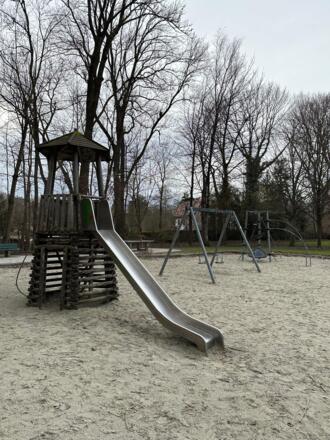 Rutsche auf dem Spielplatz