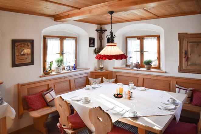 Gemütlich frühstücken in unserer original Bauernstube