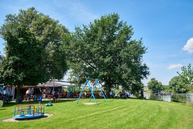 Biergarten an der Fähre Eining