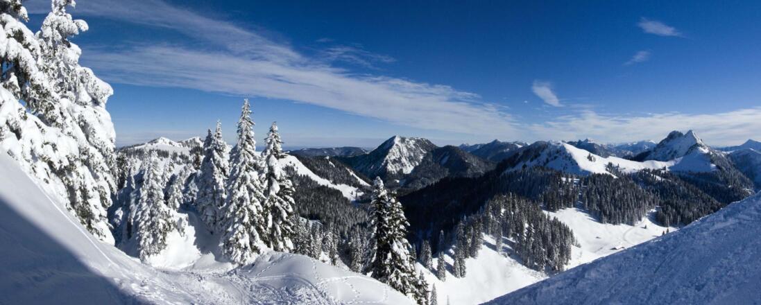 Grandiose Ausblicke vom Gipfel des Schönbergs
