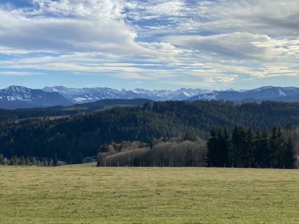 Schnee bedeckte Berge Allgäu Hotel Bavaria Obersta
