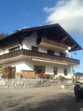 Haus im Herbst_