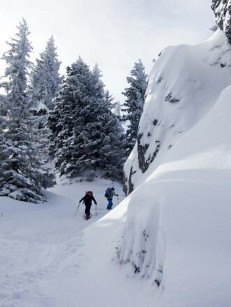 Eine kurze, felsige Passage kurz unter dem Schönberggipfel