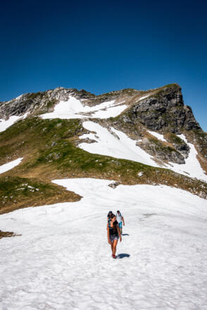 Auf dem Weg zum Engeratsgundsee im Frühjahr
