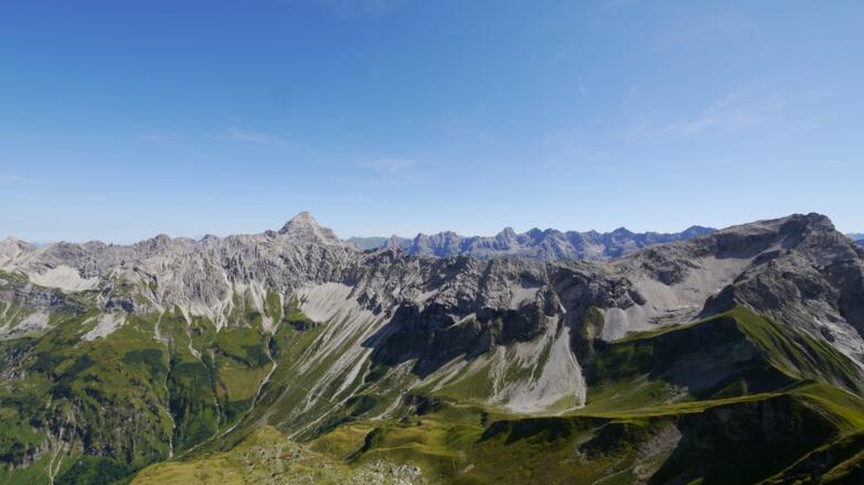 Ausblick vom Schneck auf den Hochvogel und den Wilden Grat