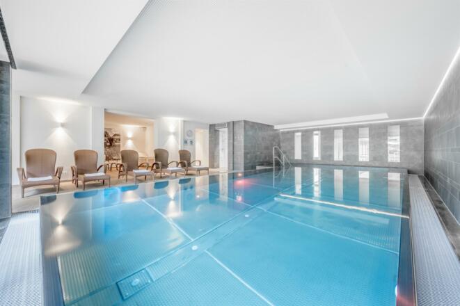 Indoor Infinity Pool