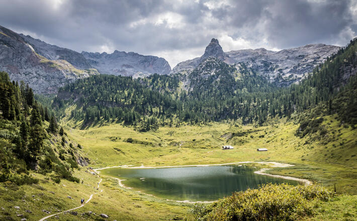 Blick vom Kärlingerhuas über den Funtensee zum Schottmallhorn