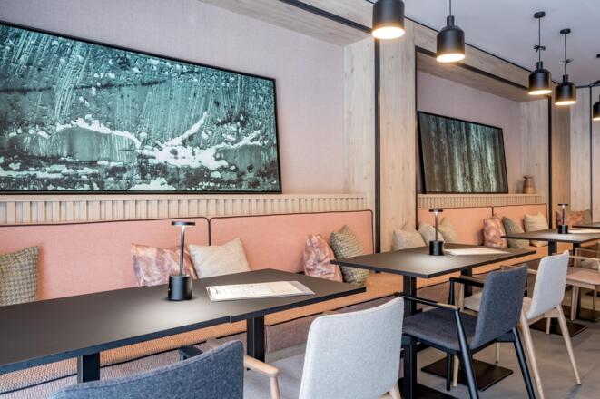BAR TISCH