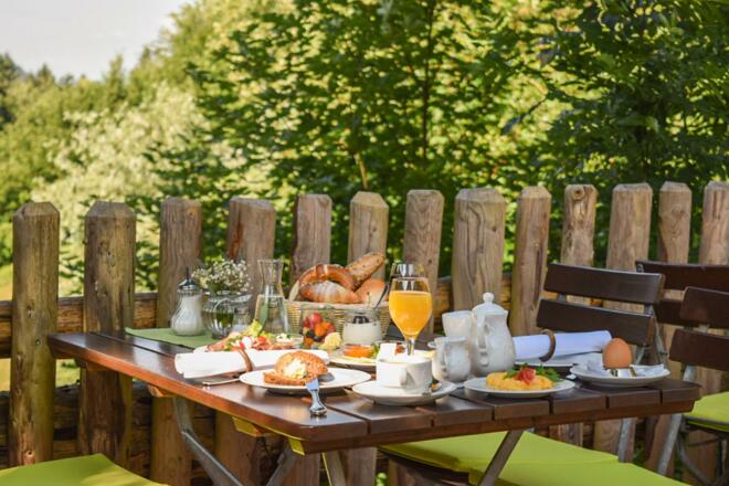 Frühsück im Biergarten