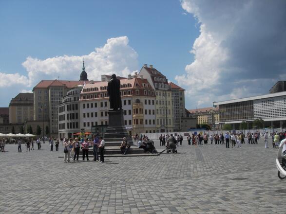 Dresden, Platz vor Kulturpalast