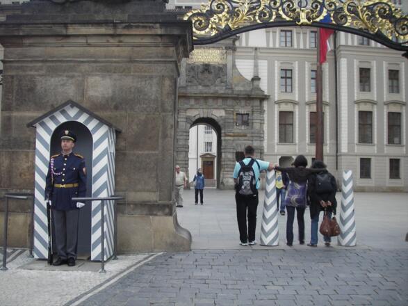 Prag, Wache am Hradschin
