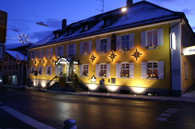 Hotel Post bei Nacht