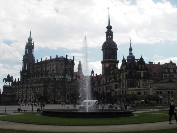 Dresden, Springbrunnen vorm Zwinger
