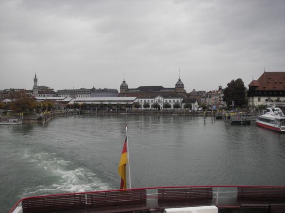 Schiff verlässt Konstanz