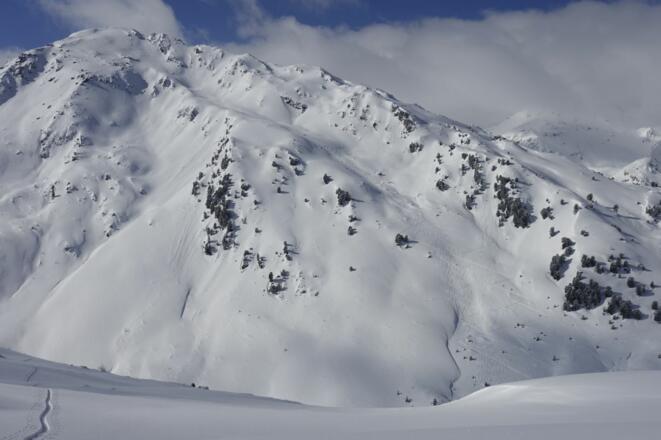 gut zu sehen, das Hochtal in dem vom Hobarjoch abgefahren wird...