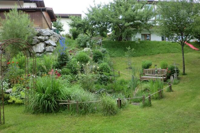 Garten hinter dem Haus