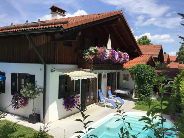 Balkon vom Studio und Pool