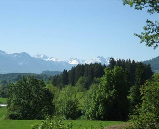 Aussicht vor dem Haus und &quot;Ihrer&quot; Wohnung