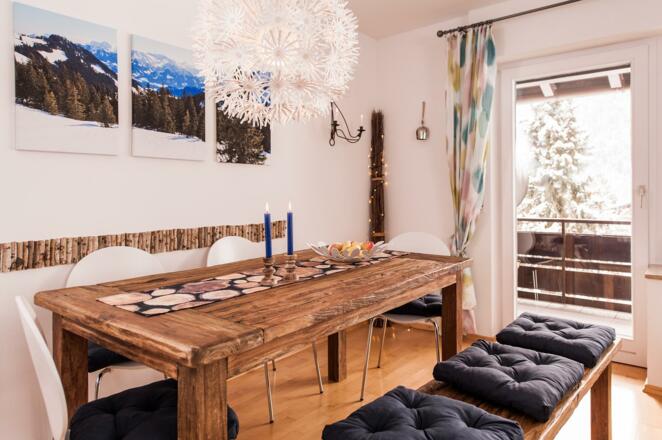 Ferienwohnung Berg, großer Esstisch