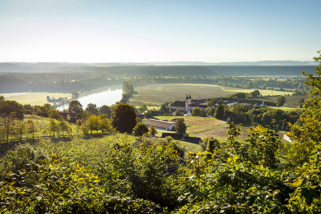 Blick auf Kloster Au am Inn