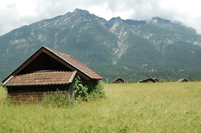 Typische Scheunen bei Garmisch. 