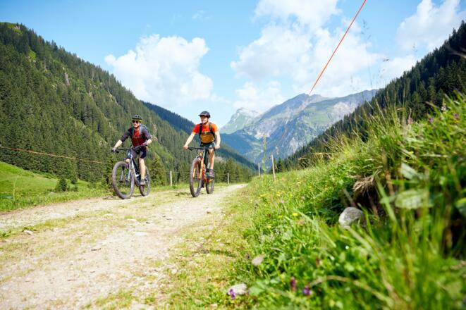 Mit dem Mountainbike ins Nenzigasttal