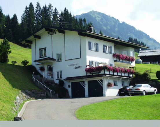 Haus im Sommer