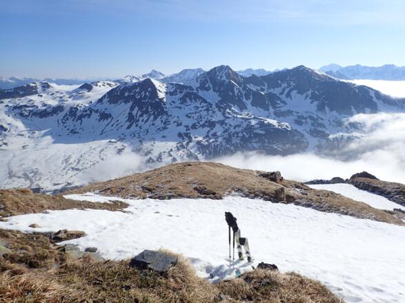 Ein Skigipfel reiht sich an den anderen - auch wenn nicht jeder so ausschaut