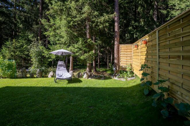 Sonnenliege im Garten
