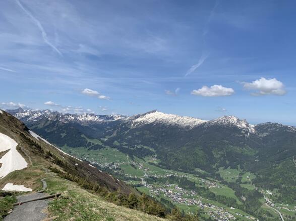 Blick auf das ganze Kleinwalsertal