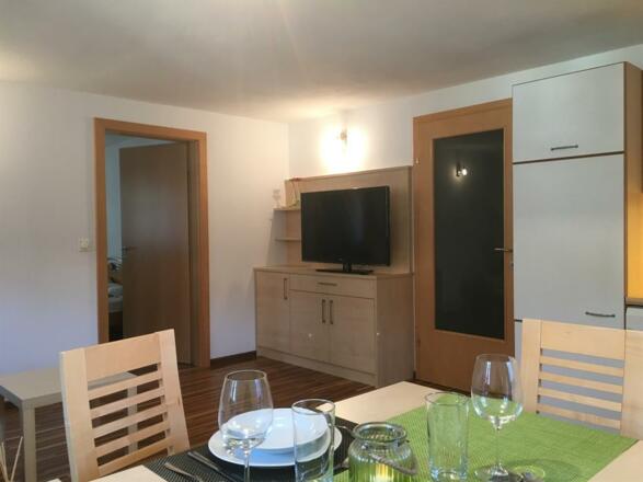 Ess & Wohnzimmer mit Flachbild-TV