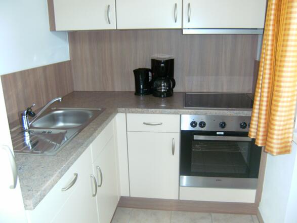 Küche der FeWo mit Backofen