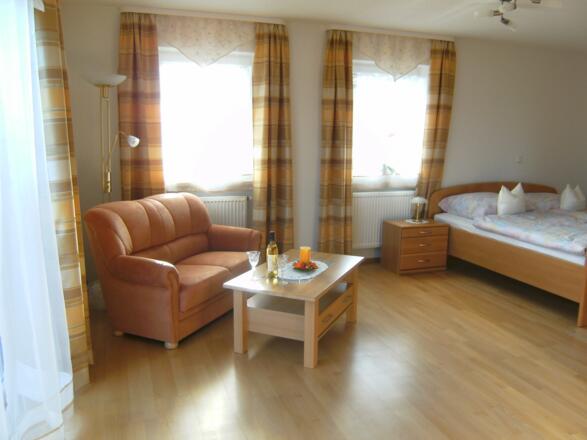 App. mit großen Balkon und sep. Küche