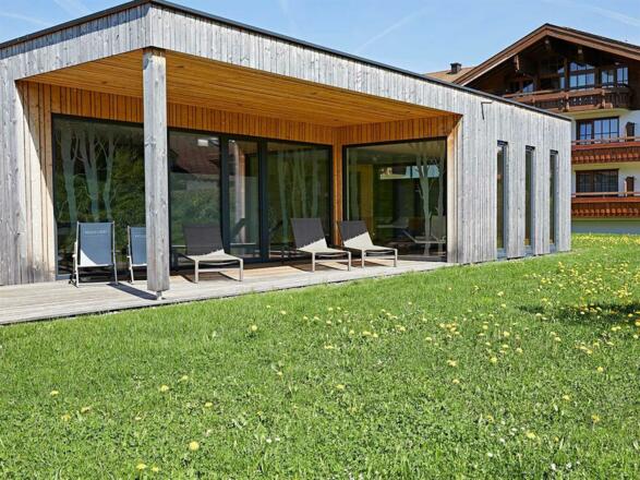 hotel_krone_stein_aussen_spa_liegen