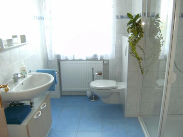 Jedes Zimmer Dusche / WC, Fön, Handtücher