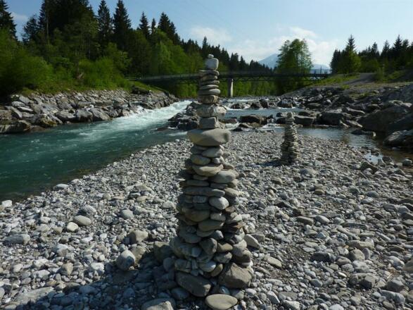 Steinmändle an der Illerbrücke bei Langenwang