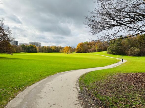 Grünfläche im Ostpark