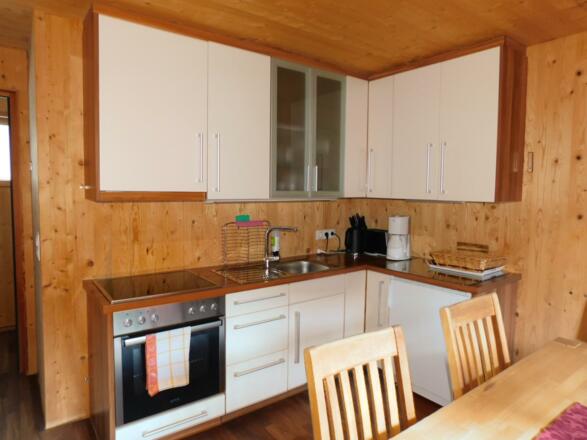 Voll ausgestattete Küche