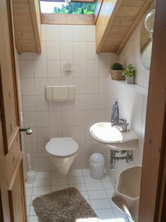 separates WC